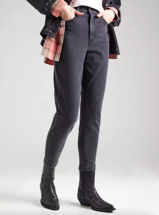 <p>LEVI'S 1999 Kč</p>
