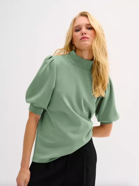 <p>My Essential Wardrobe 1920 Kč</p>
