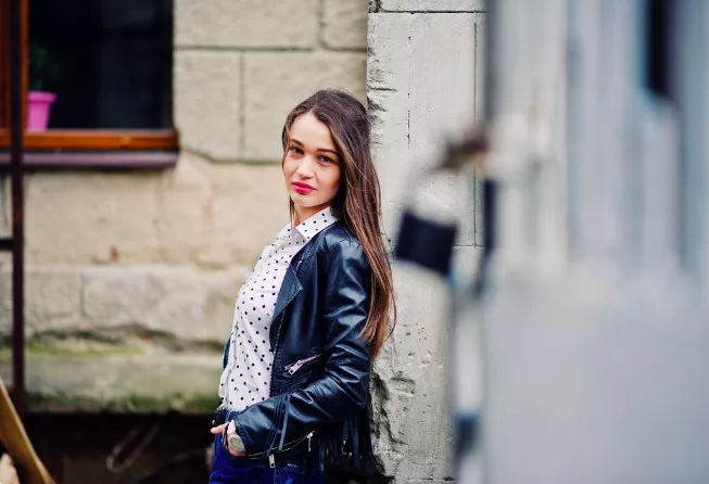 Zahřeje a působí stylově. Koženková bundička jako trend, který vám na jaře nesmí chybět. Vede černá, vínová a hnědá