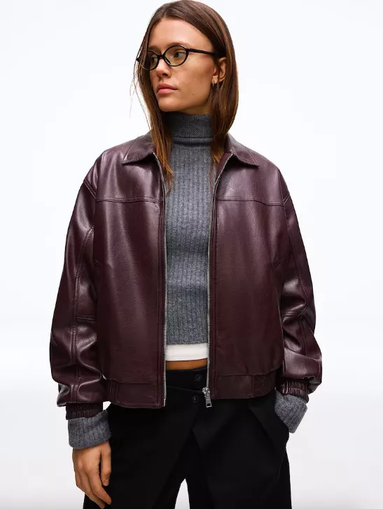 <p>Bershka 999 Kč</p>
