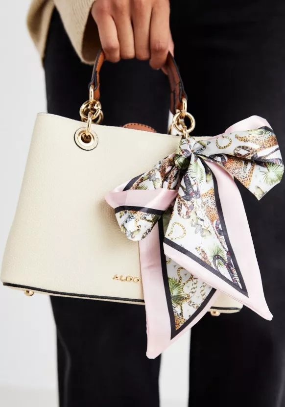 Drobná kabelka s výrazným šátkem, ALDO, 1 216 Kč