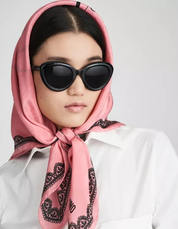 Růžový šátek, MOSCHINO, 3 322 Kč