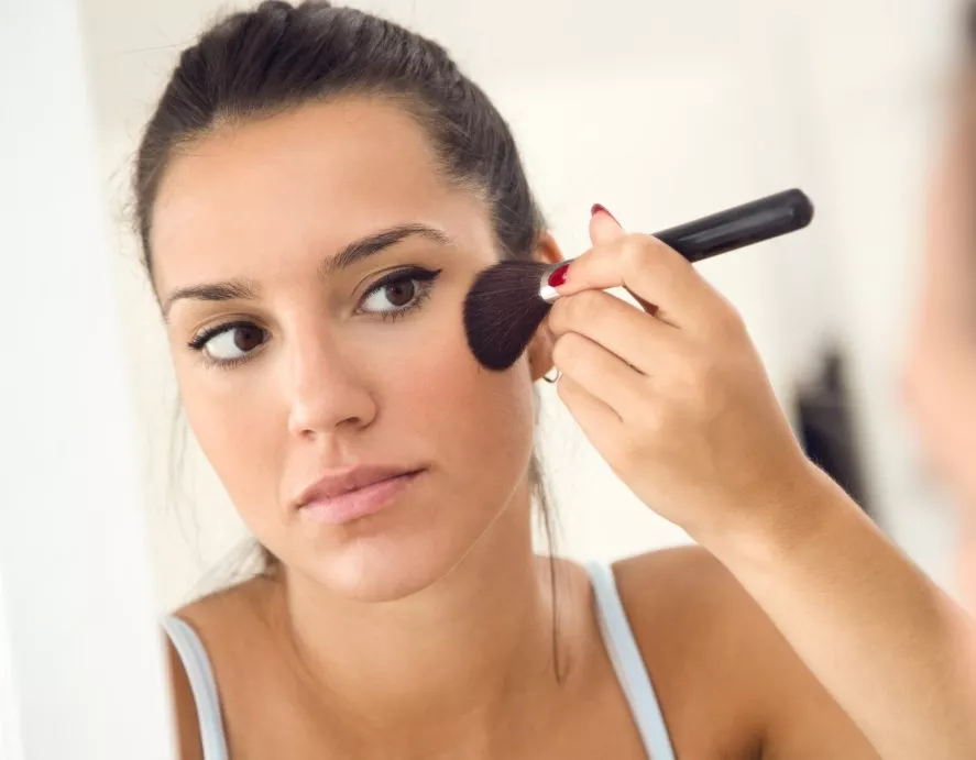 tvářenka nanášení