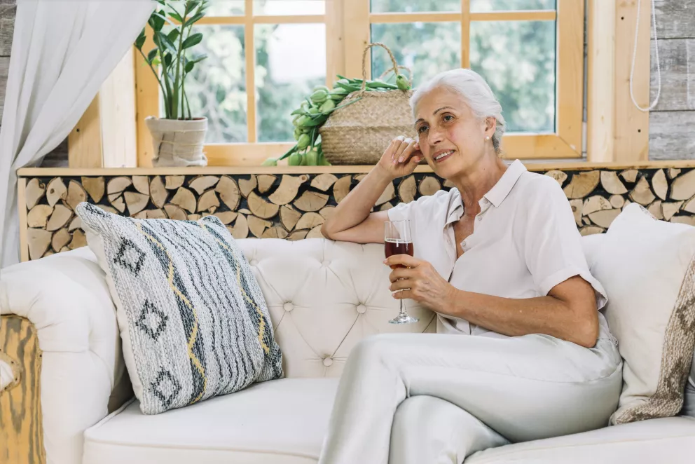 žena, smutek, problémy, majetek, chalupa, rodina