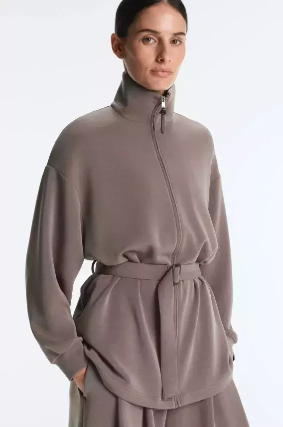 Sportovní bunda, OYSHO, 1 599 Kč