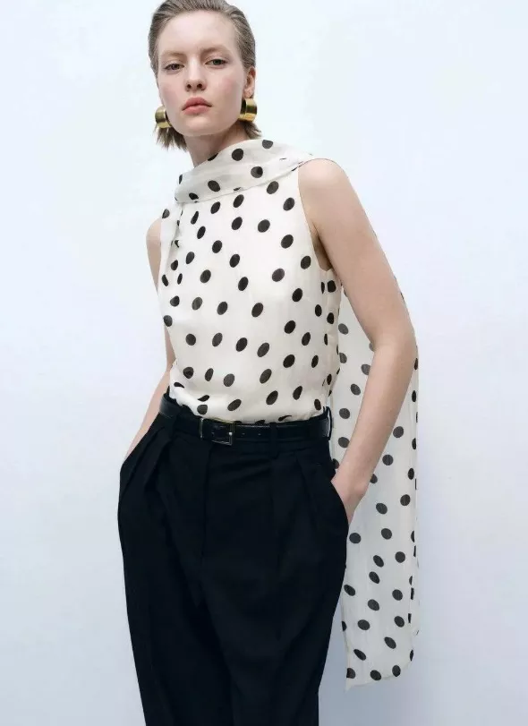 Top s puntíky, Mango, 599 Kč