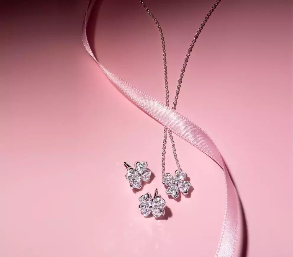 Foto 4 k článku Není jen máma: překvapte ji dárkem, který bude nosit každý den