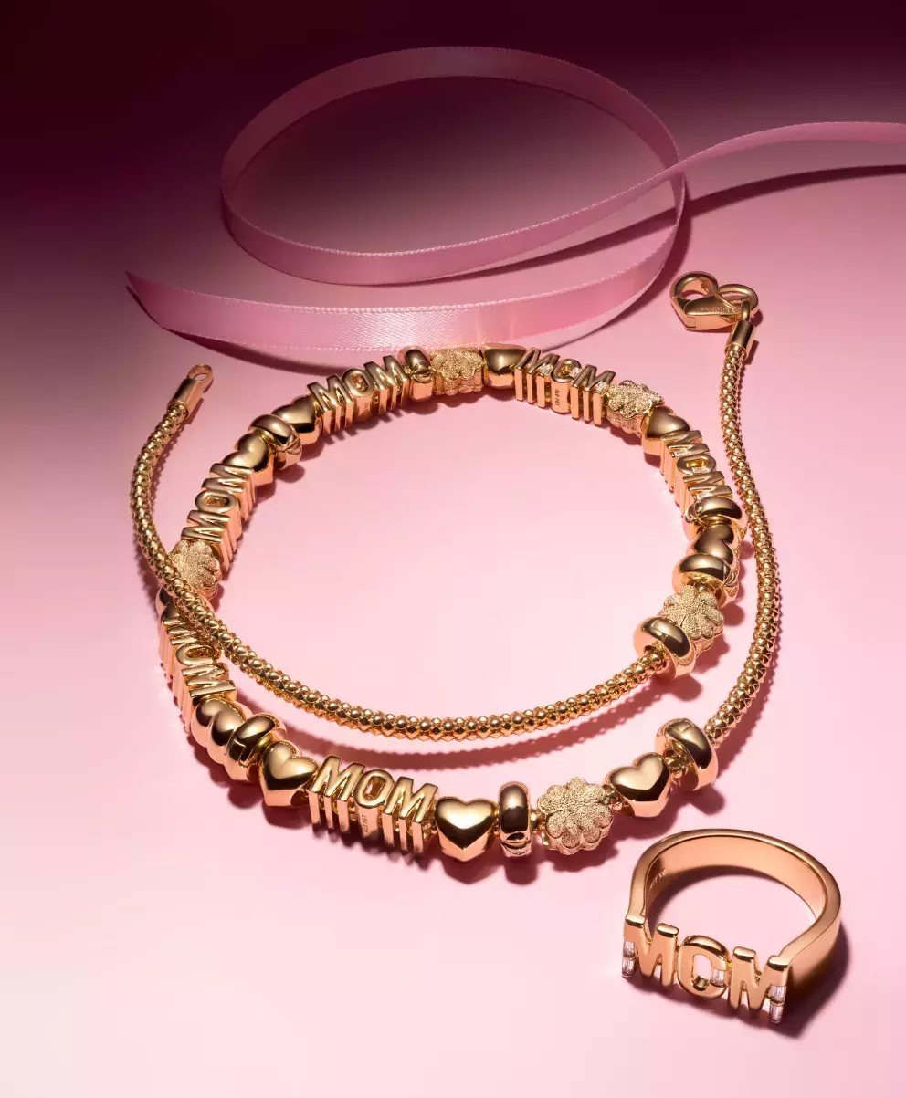 Foto 6 k článku Není jen máma: překvapte ji dárkem, který bude nosit každý den