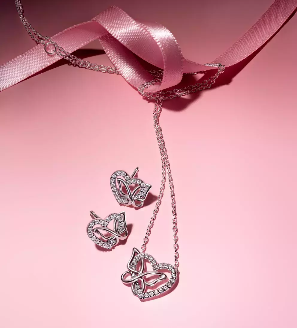 Foto 8 k článku Není jen máma: překvapte ji dárkem, který bude nosit každý den