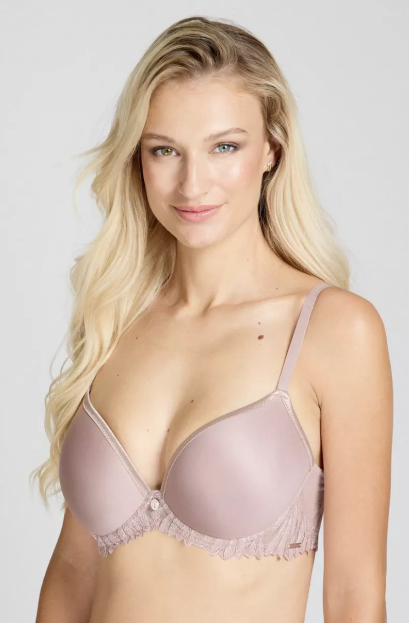 žena ve spodním prádle