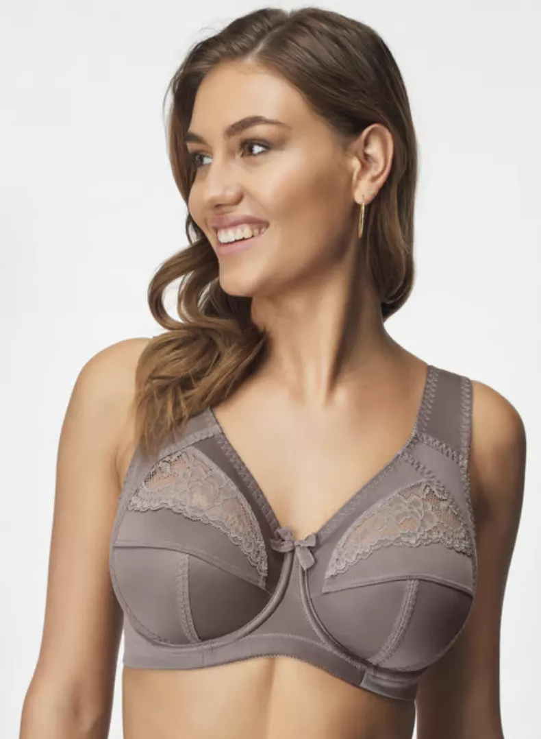 žena ve spodním prádle