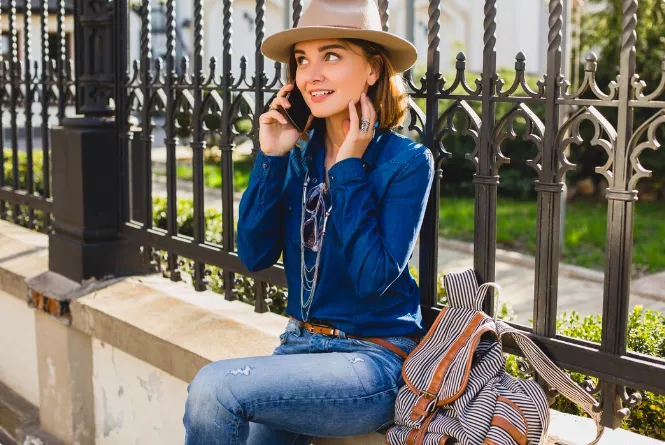 Trend Newyorčanek, který sluší ženám 50+. Vybrat ale musí jednu konkrétní barvu