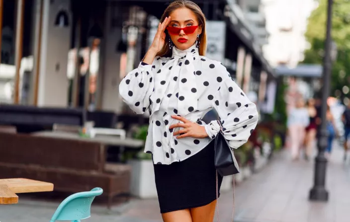 Pruhy nebo puntíky. Jaro ve stylu retra pro ženy 50+