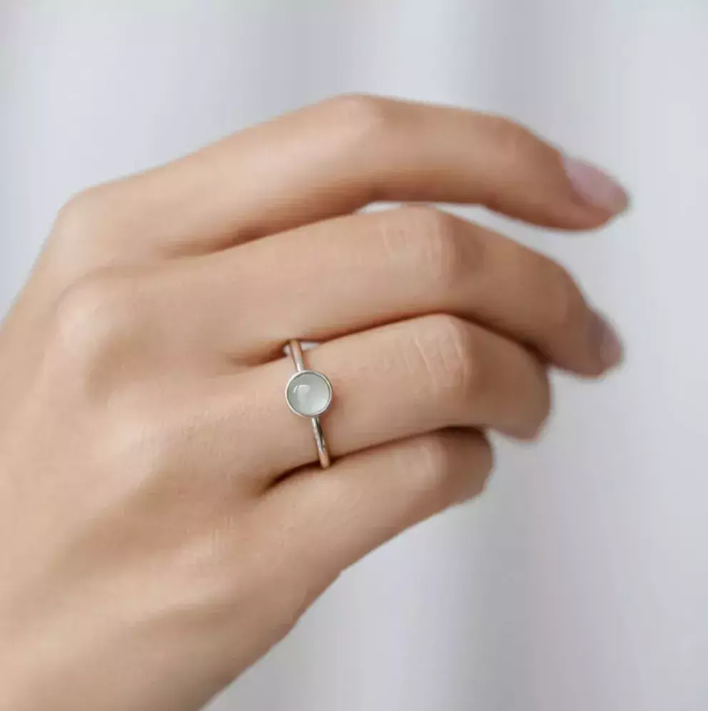 Prsten s bílým měsíčním kamenem Bonbon