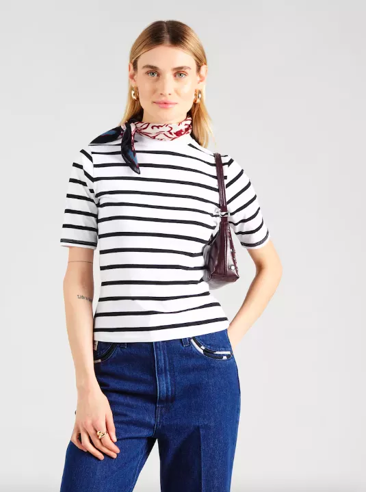 <p>ABOUT YOU 512 Kč</p>
