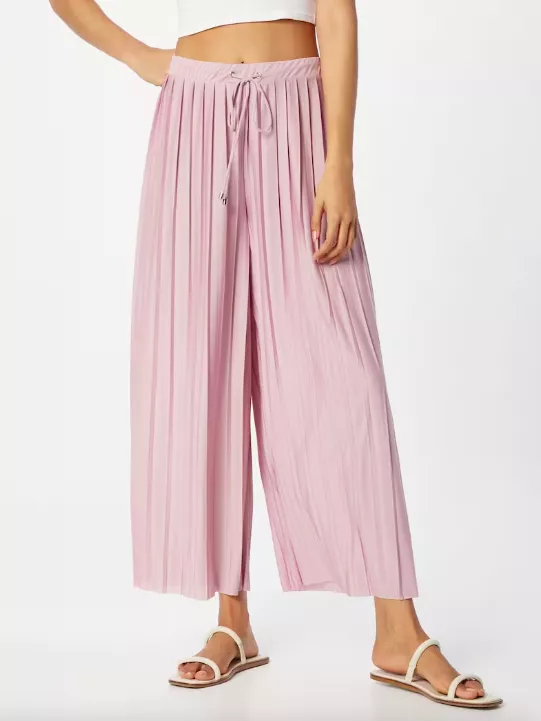 <p>ABOUT YOU 800 Kč</p>
