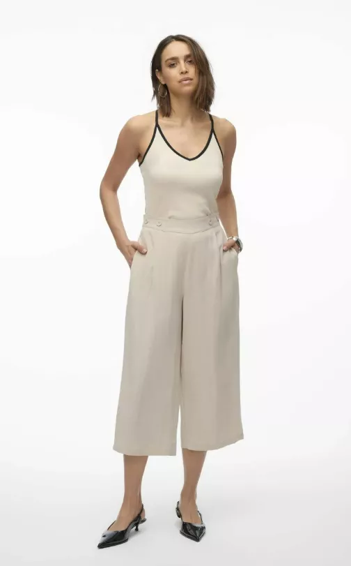 Capri kalhoty s knoflíky, Vero Moda, 649 Kč