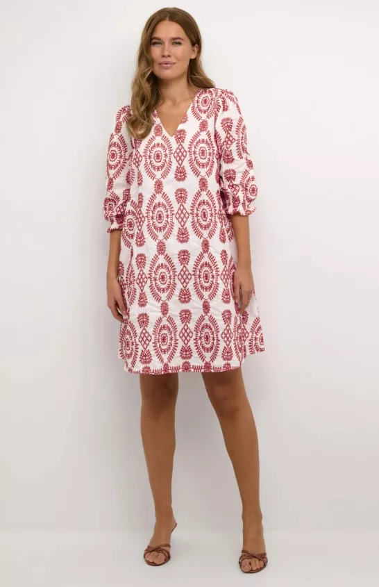 Bílé šaty s madeirou, Culture, 1 926 Kč