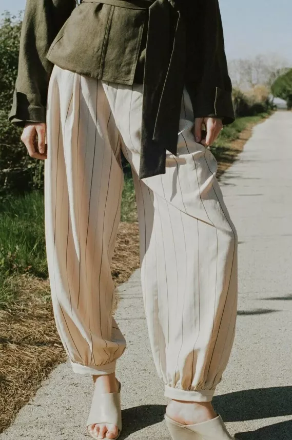 Elegantní balonové kalhoty, Mango, 1 299 Kč