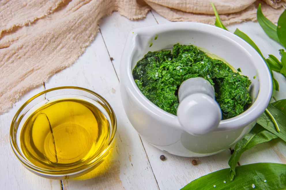 pesto ze zeleného česneku