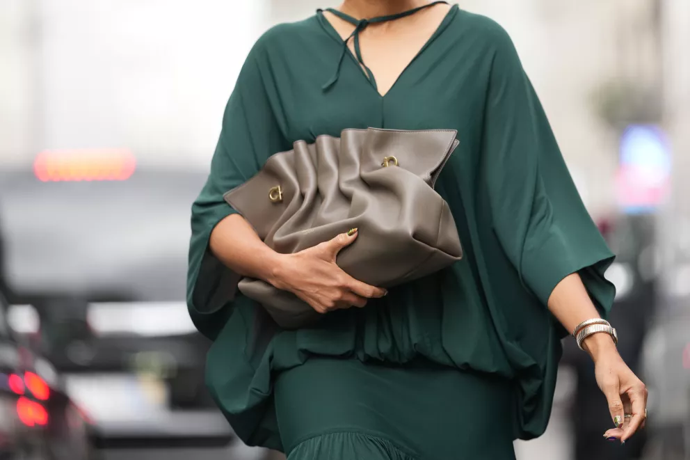 žena v oversized