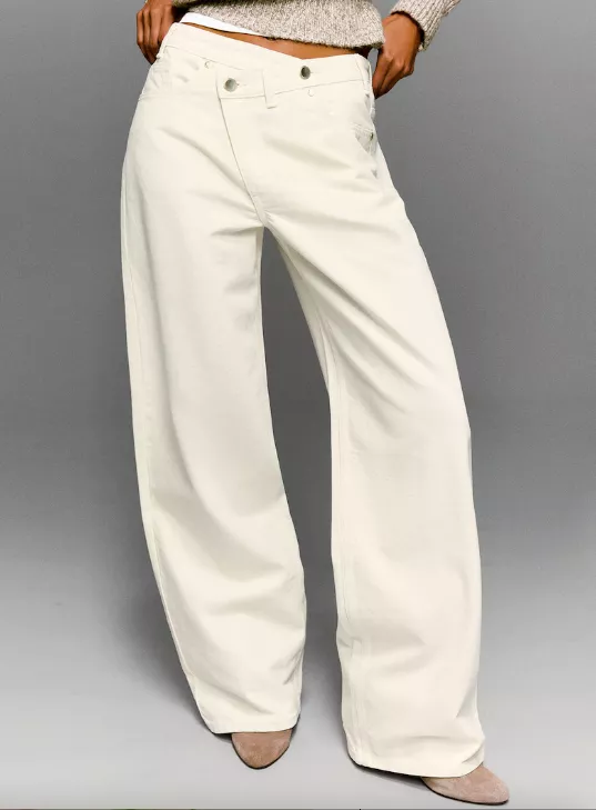 <p>Bershka 826 Kč</p>
