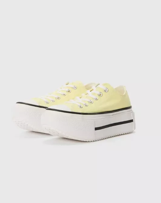 Žluté tenisky, Converse, 1 635 Kč