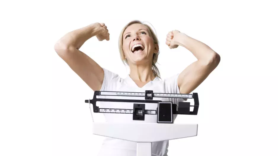 Jak shodit až 5 kg za týden? Nemusíte se nijak výrazně omezovat, stačí pouze jeden cvik na všechno