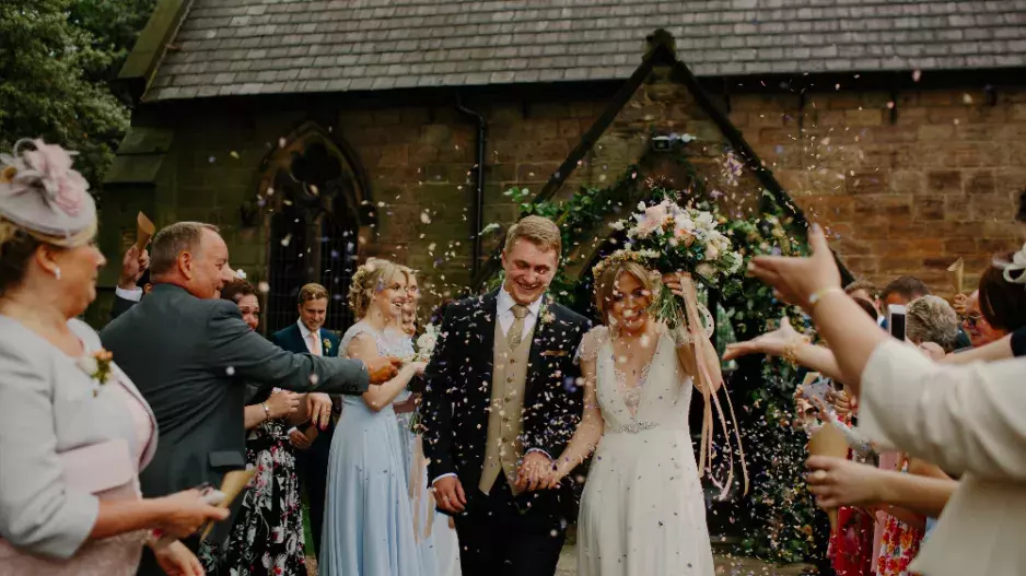 Svatební speciál 2017: Video, tetování, šaty, doplňky… Co je teď trendy?