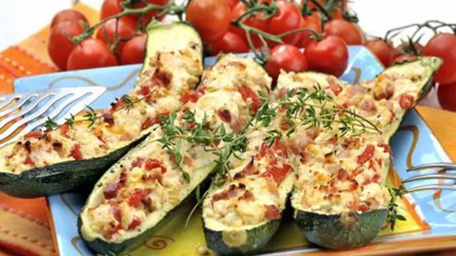 Plněné cukety s mletým masem a rýžovou směsí