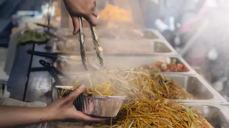 Zpět na dovolenou: 10 světových kuchařek se super recepty