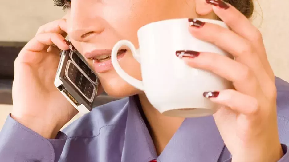 Muži berou víc než ženy