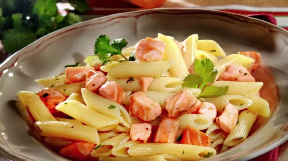Citronovo-pomerančové penne s lososem