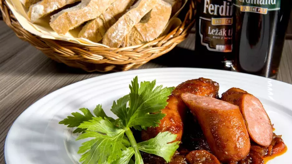 Buřty na pivě pro fajnšmekry