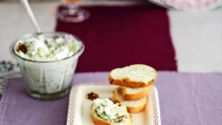 Ořechobraní 3: Pomazánka se sýrem a ořechy