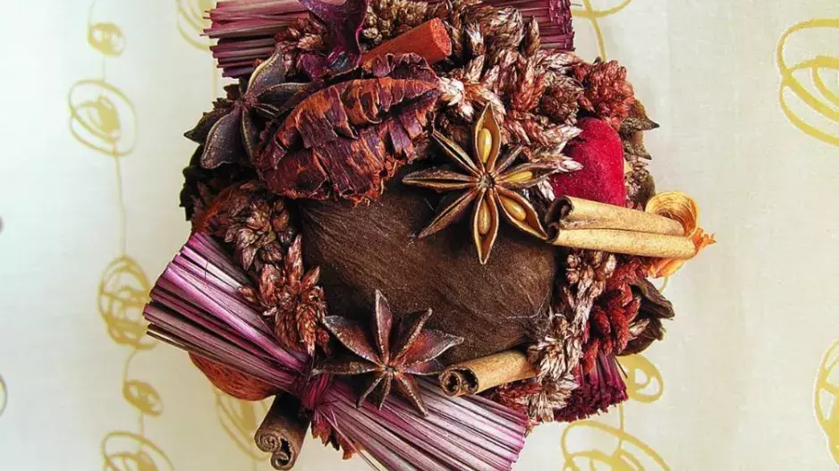 Vyrobte si: Předvánoční voňavá koule