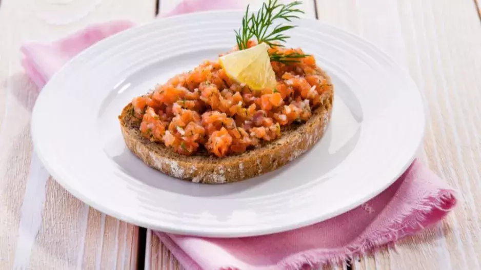 Zdravé silvestrovské pochoutky 2: Lososový tartar