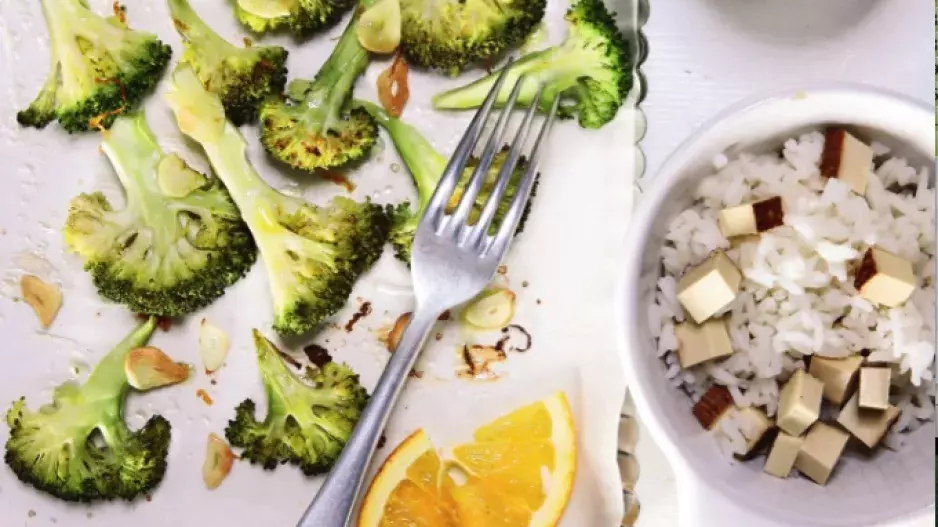 Vaříme s pomeranči 2: Česnekovo-pomerančová brokolice