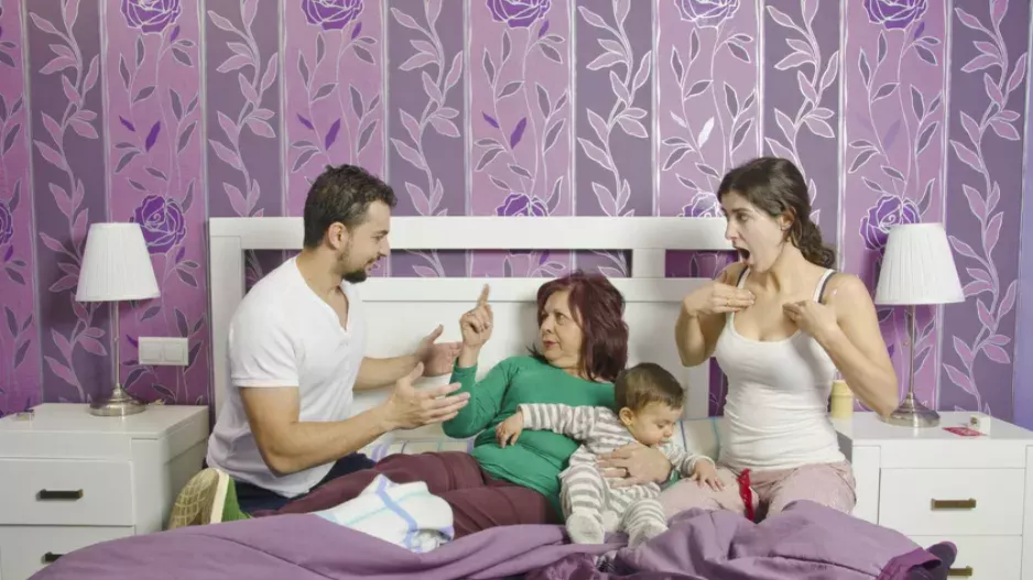 Jak přimět tchýni, aby vás nechala dělat si věci po svém, a přesto vás zbožňovala