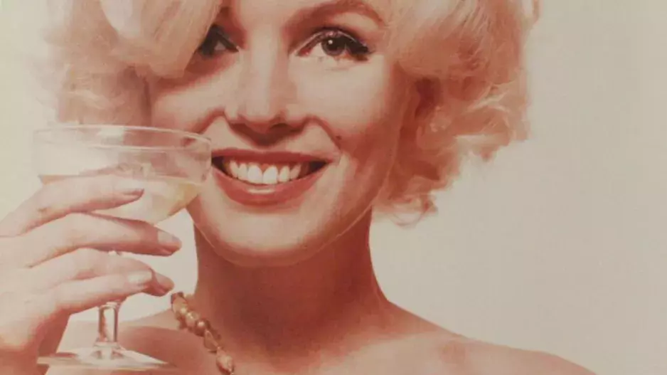 Objevte celý svět v osvěžující sklenici koktejlu