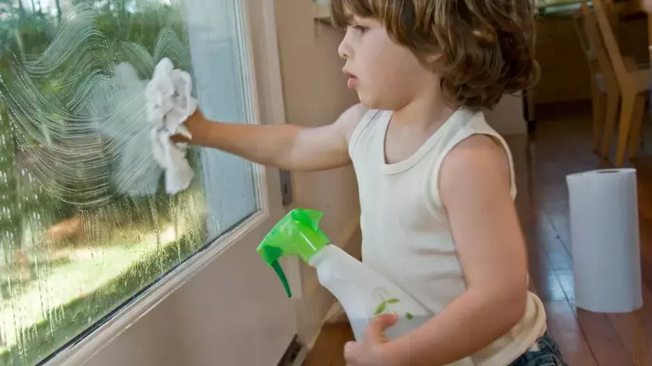 7 osvědčených způsobů, jak děti zapojit do domácích prací