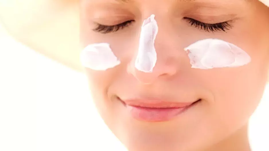 Jizvy v létě dobře chraňte, aby nezůstaly nápadné