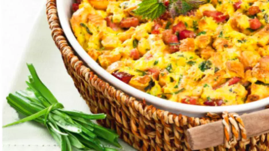 Vrchol velikonočního hodování: Tradiční křupavá nádivka s bylinkami