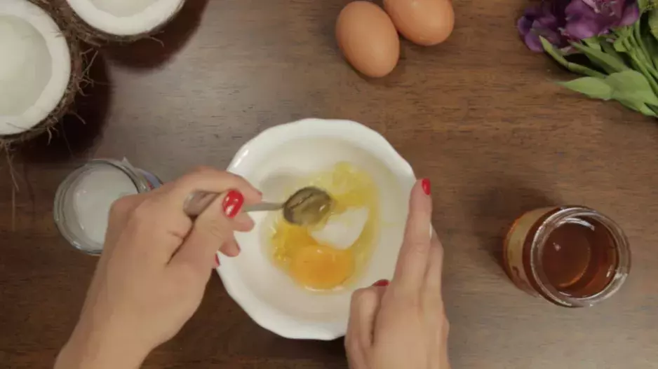 VIDEO: 3x domácí maska na vlasy