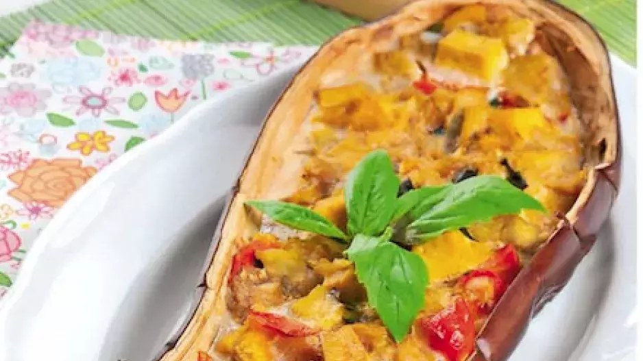 Plněný lilek s tofu a bazalkou