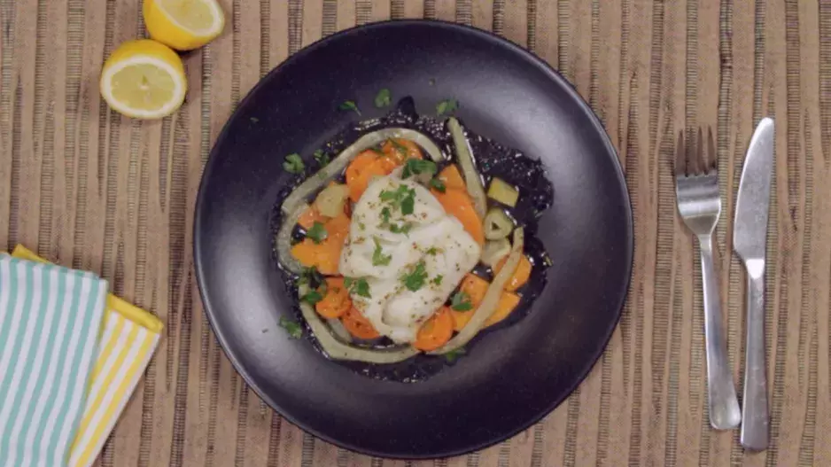 VIDEORECEPT: Ryba v papilotě se zeleninou