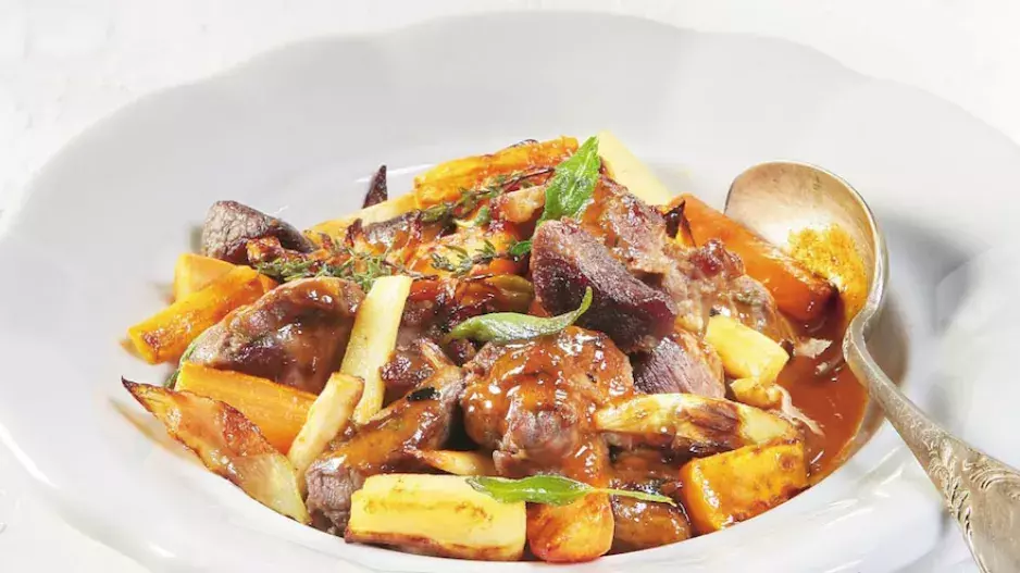 Voňavá pečínka: Jehněčí plec na zelenině