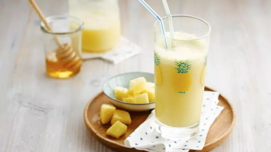 3x skvělé detox smoothie: S ananasem, kokosem a borůvkami