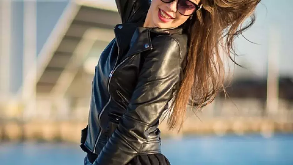 Vlasy delší za jedinou noc: Jak fungují overnight masky?