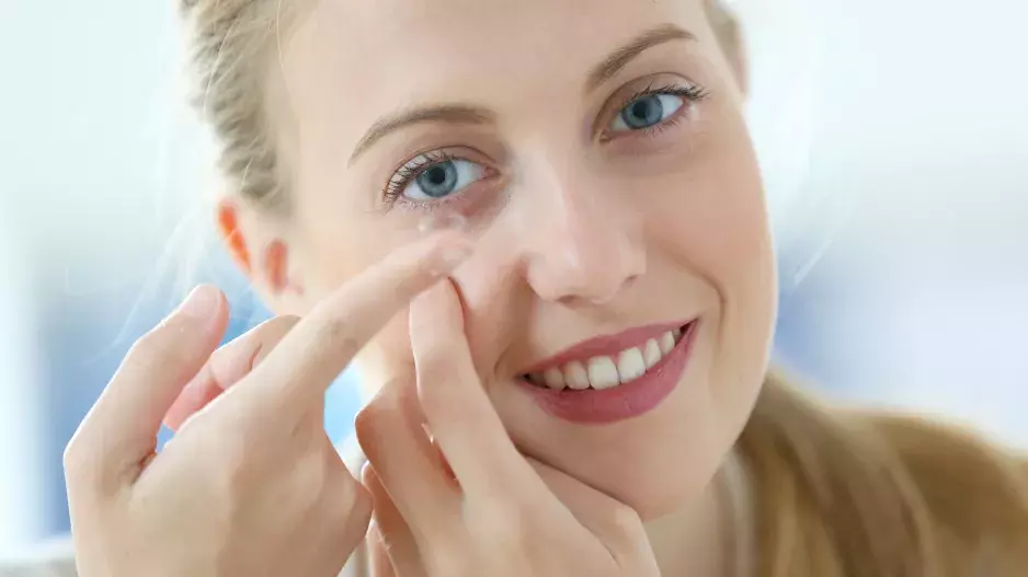 10 mýtů a faktů o kontaktních čočkách